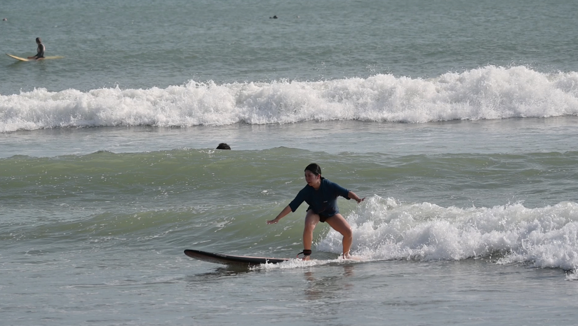 【バリ島　クタサーフィン】サーフィンって楽しすぎ！ふわふわ波にのって冒険だもん♪